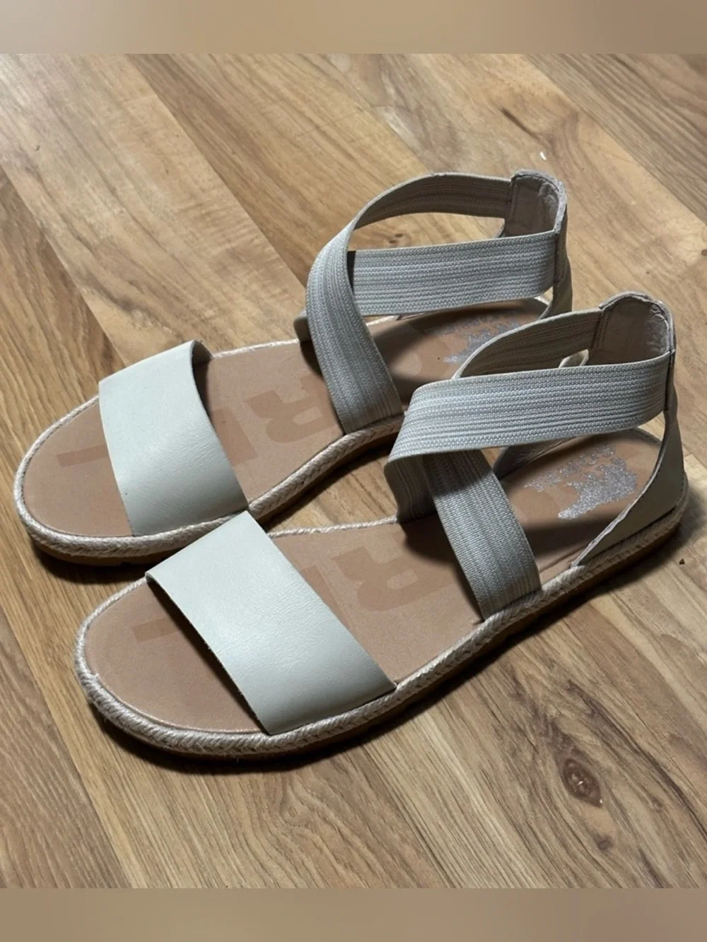 Sorel 9 Womens Cream Cross-Strap Espadrille Sandals Shoes Casual Summer Festival - Picture 2 of 5